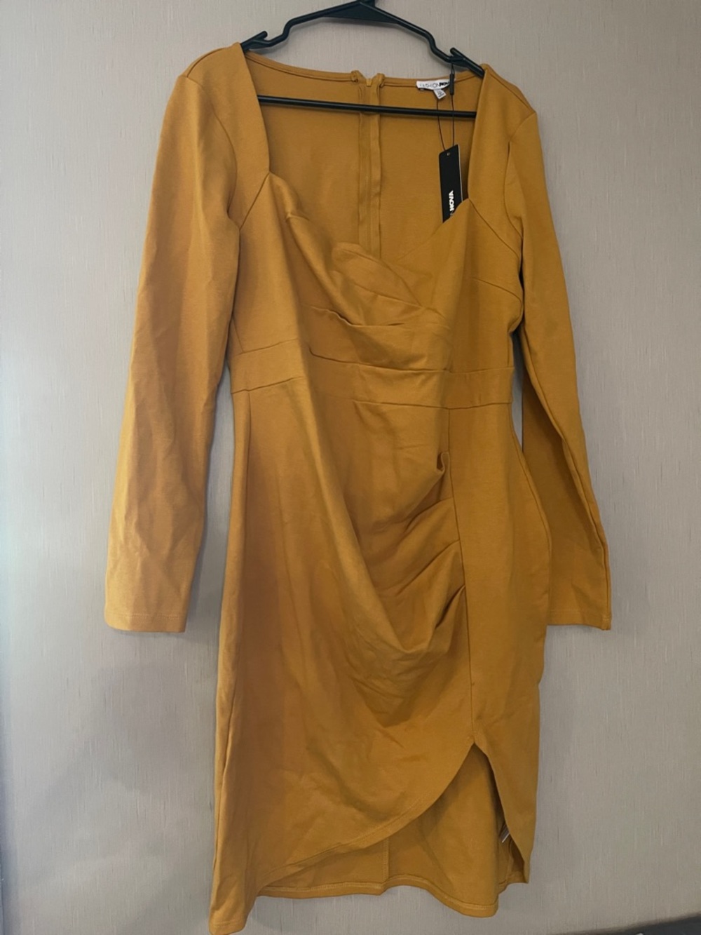 Fashion nova NWT 1x mustard yellow v neck pleated shift dress long sleeve plus